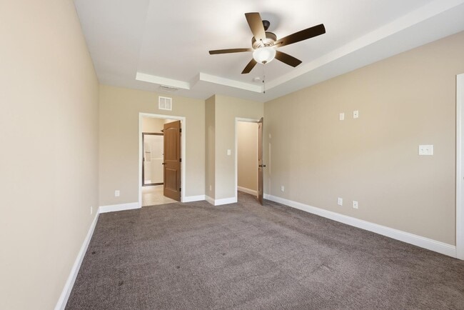 Building Photo - 206 Leland Ln