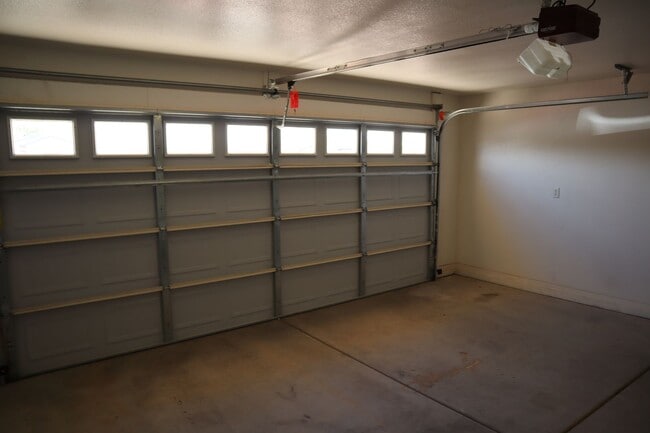 Building Photo - Hear The Songbirds Sing!