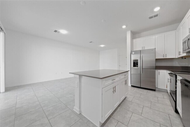 Building Photo - 7405 Stone Crk Trl