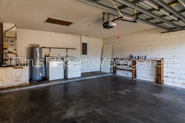 Building Photo - 5201 Yaupon St