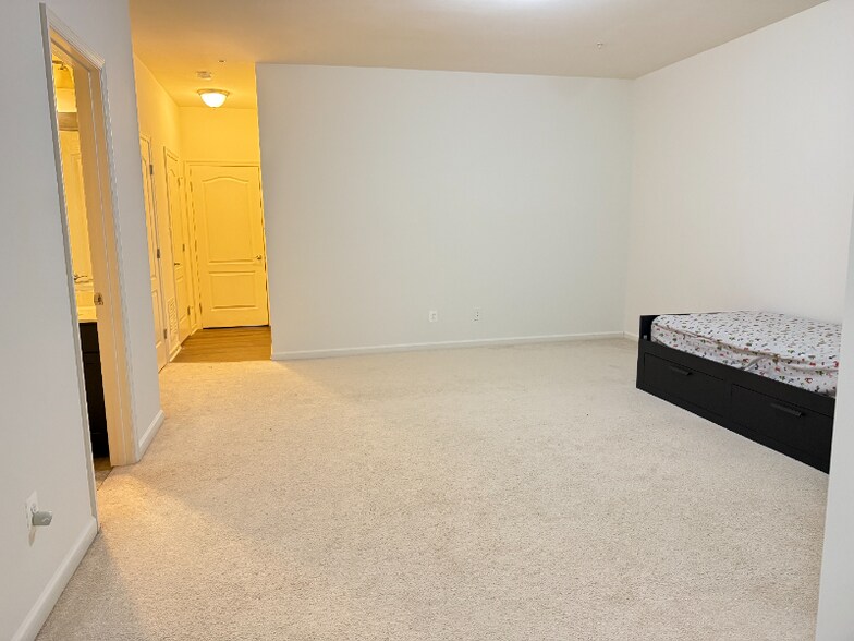 Building Photo - 7735 Dagny Wy