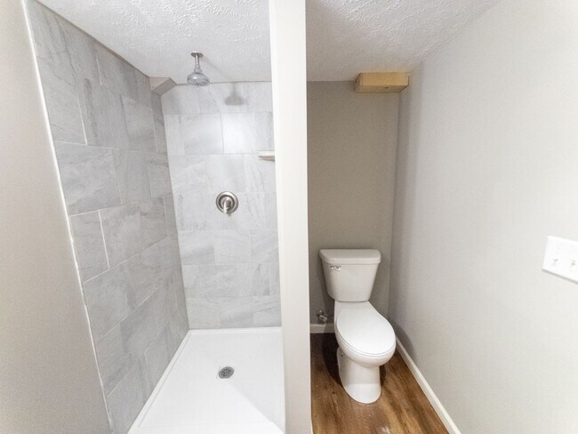 Building Photo - 5039 Miami St