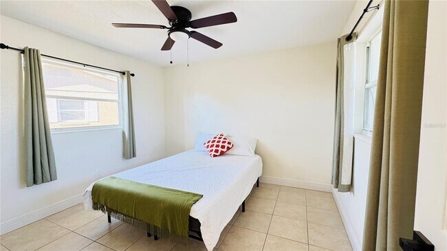 Building Photo - 10380 Tangelo Rd