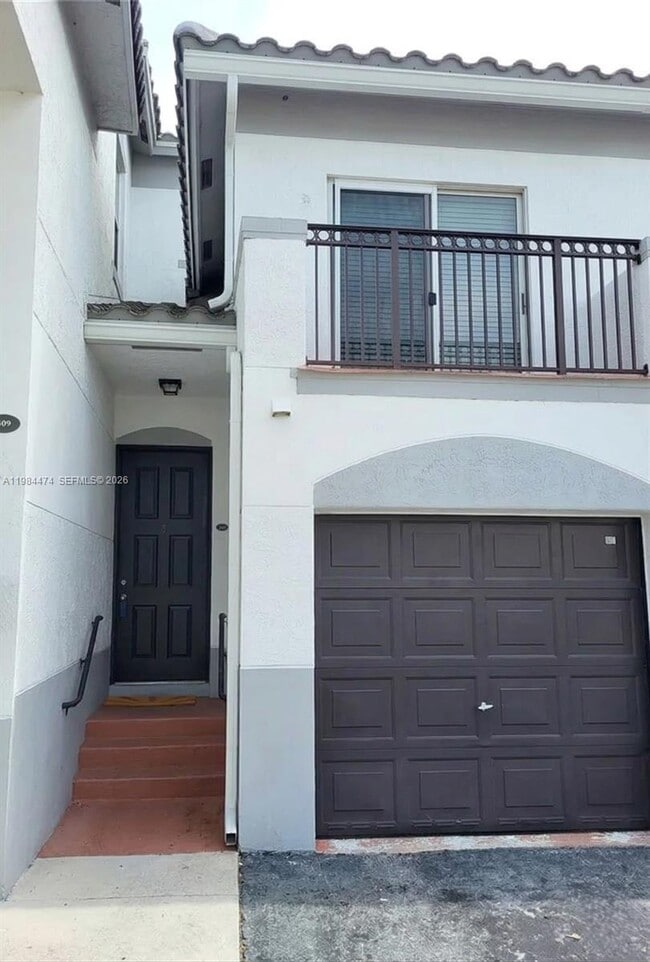 Building Photo - 721 SW 148th Ave