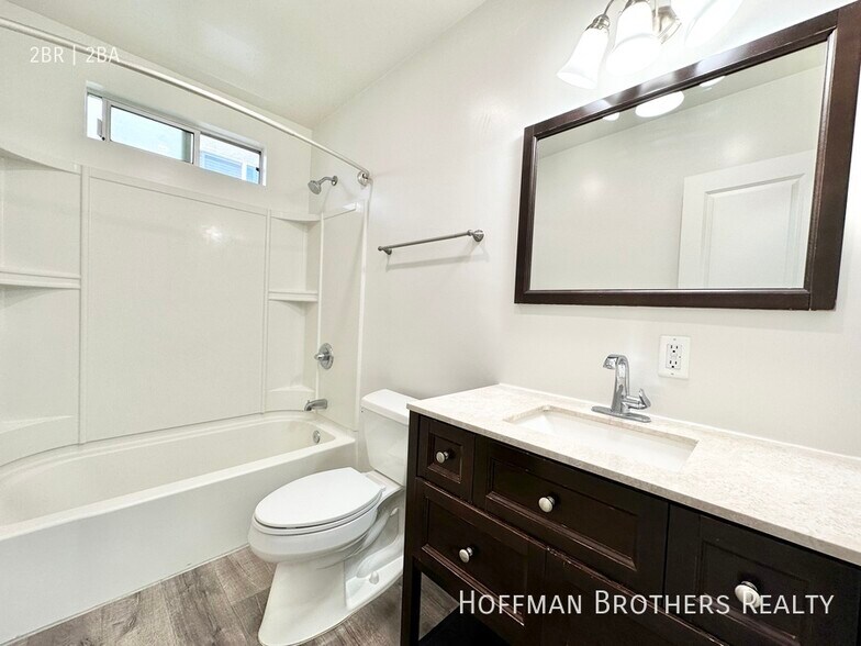 Building Photo - 14940 Magnolia Blvd