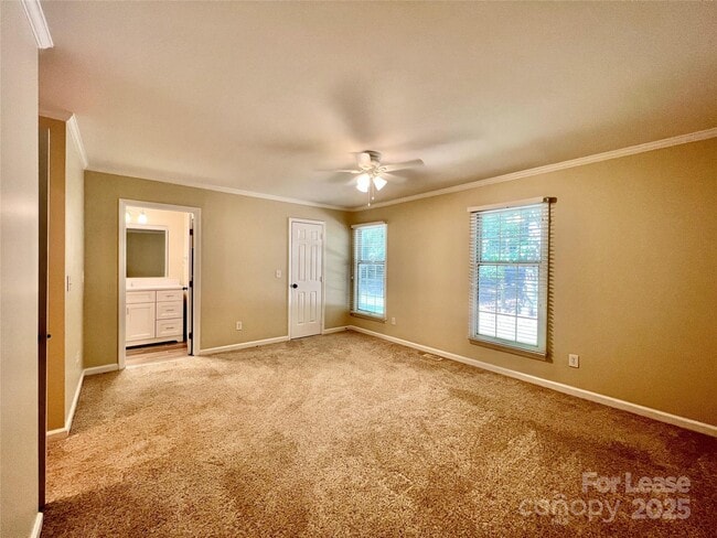 Building Photo - 911 Reverdy Ln