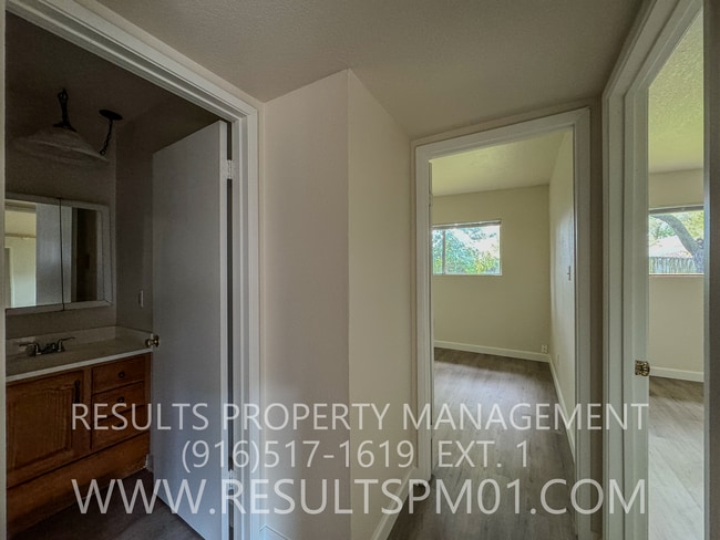 Building Photo - Cozy Citrus Heights Duplex