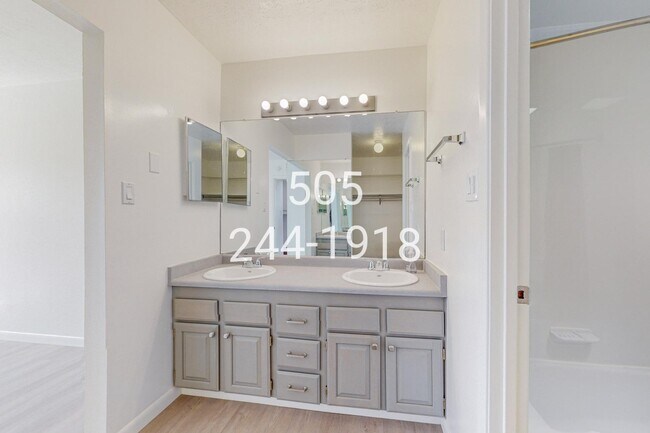 Building Photo - 876 Tramway Ln Ct NE