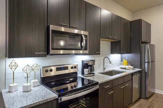 Primary Photo - Prime Houston Location with Modern Style!