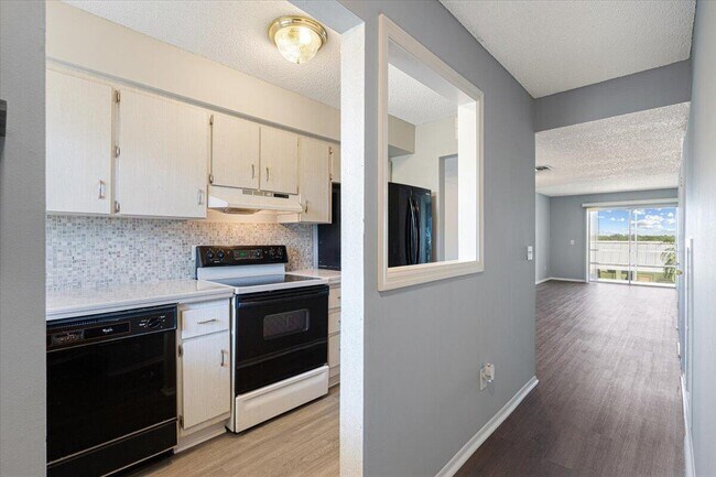 Building Photo - 1300 Seaway Dr