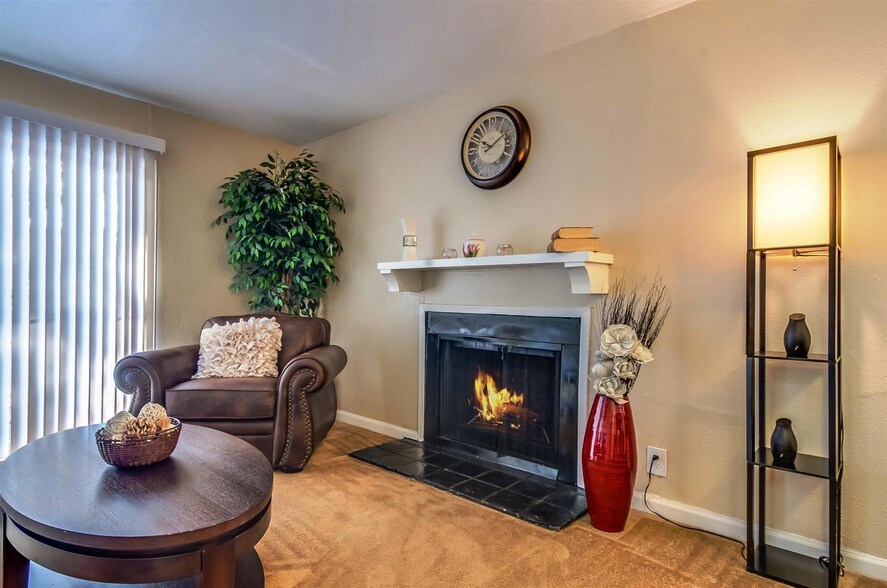 Merida Apartment Homes 2167 NE Loop 410 San Antonio TX 78217