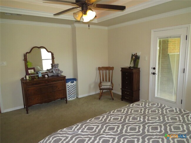 Building Photo - 2505 Mugho Dr