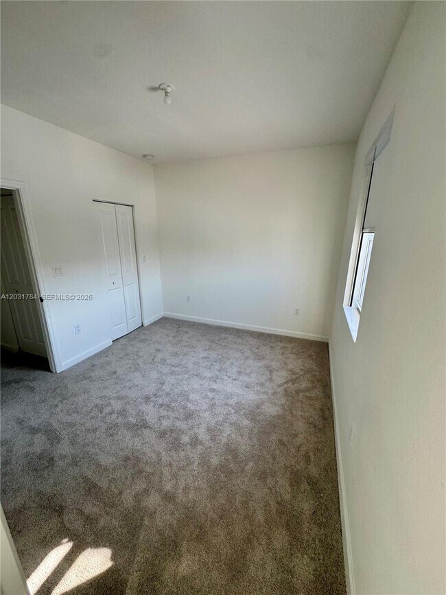 Building Photo - $2,400 2655 SE 28