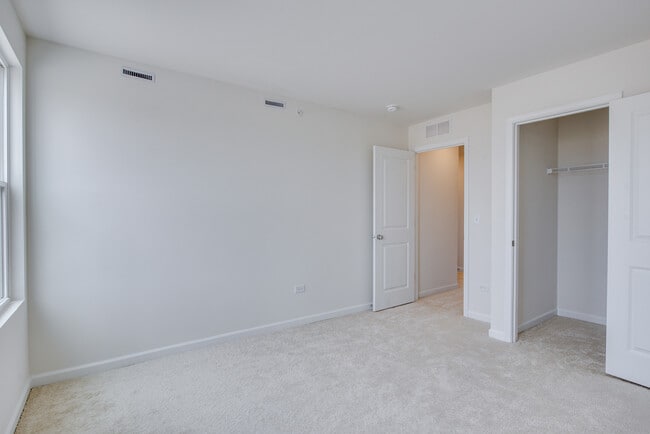 Building Photo - 2247 Horseshoe Cir