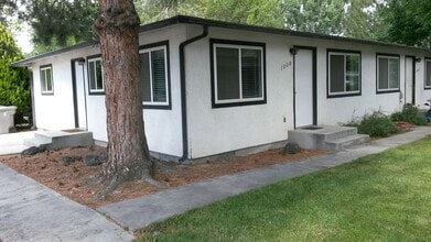 Building Photo - 2bed, 1bath, 800 Sq.ft. apartment - Nampa - Near NNU