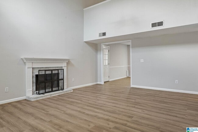 Building Photo - 205 Brookhollow Dr
