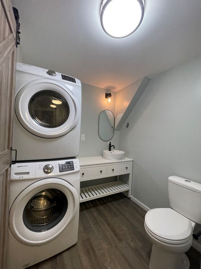 Building Photo - Home For Rent Papillion