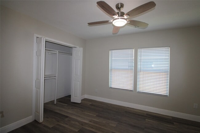 Building Photo - 6925 Avenue N