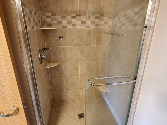 Building Photo - 2 bed 2 bath Kenosha condo