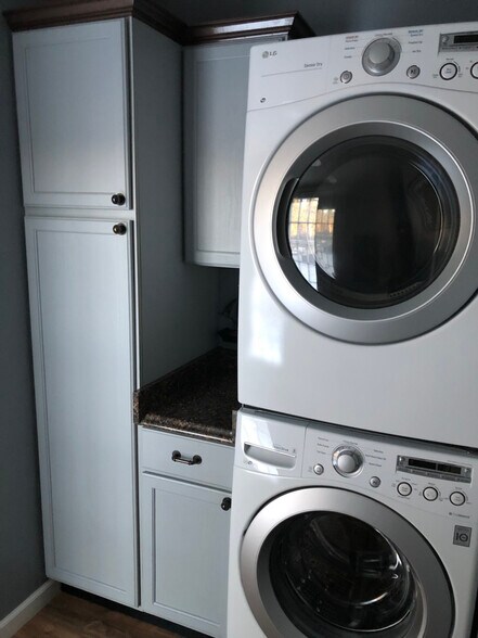 Laundry Room - 419 Kings Dr