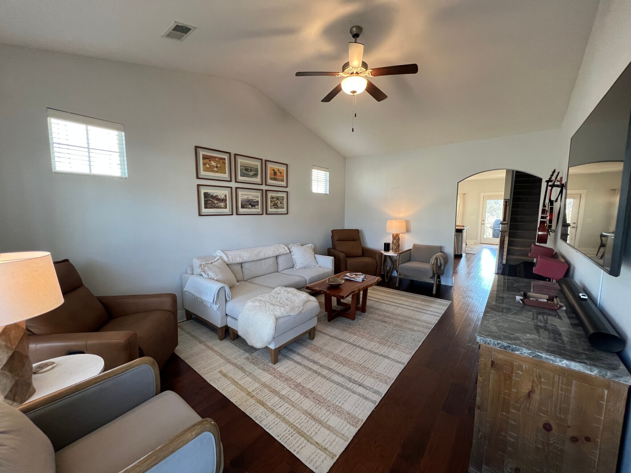 Building Photo - 2028 Gracious Dr