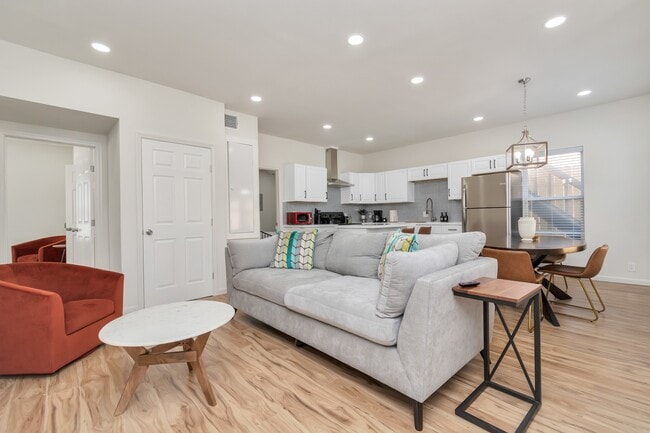 Building Photo - 1812 Wheeler Ave