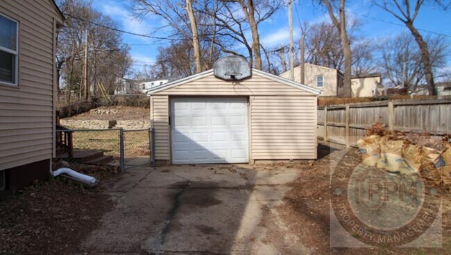 Building Photo - 3Bed House in District 66!