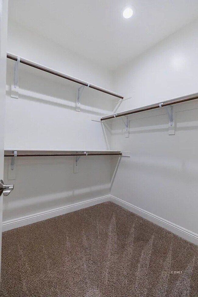 Building Photo - Charming 4-Bedroom Home with Modern Upgrad...