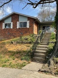 Building Photo - Knoxville 37930 - 3 bedroom, 1 bath home - Contact Howard Grower (865) 705-0969