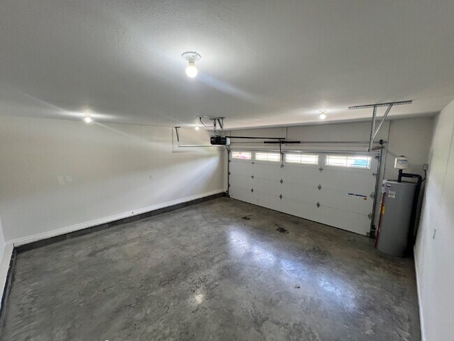 Building Photo - 505 Paula Dr