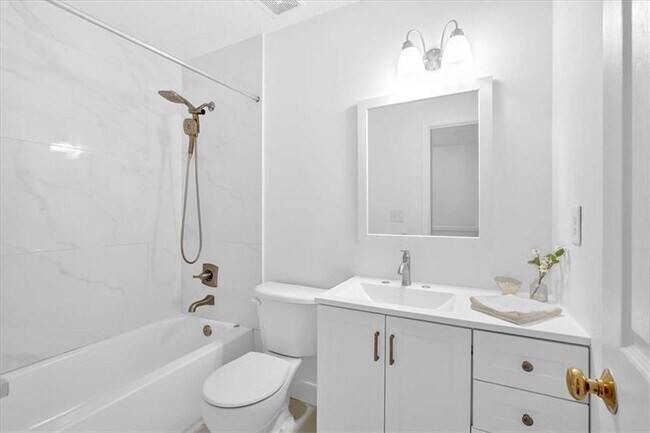 Building Photo - 13077 Region Trace