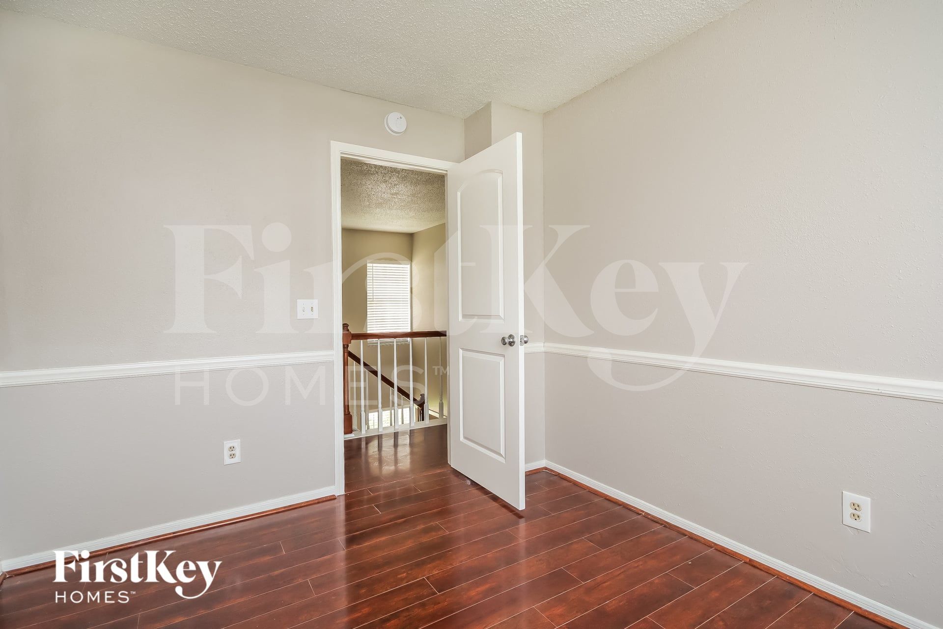 Building Photo - 4004 Ashwood Dr