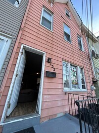 Building Photo - 152 Jersey St