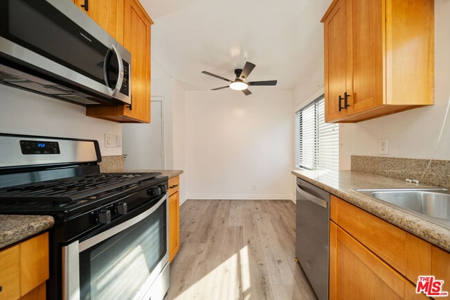 Building Photo - 8933 Cadillac Ave