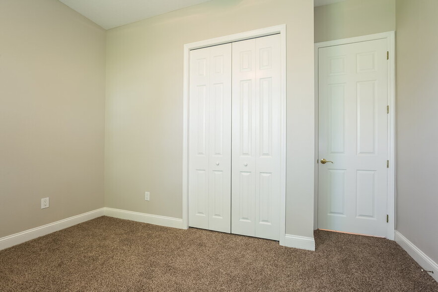 Building Photo - 9009 Riverview Dr