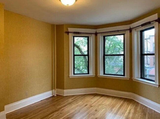 Building Photo - 51 Park Dr