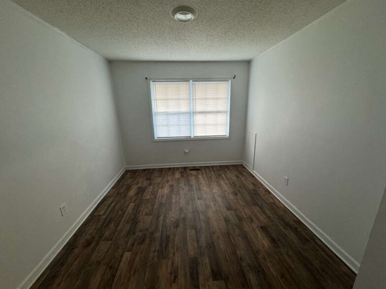 Building Photo - 6314 Wedgewood St