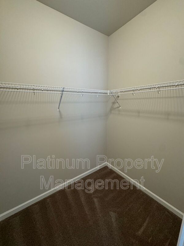 Building Photo - 931 Olmsted Ln