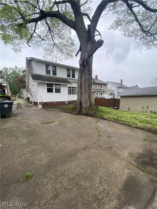 Building Photo - 721 Polk Ave