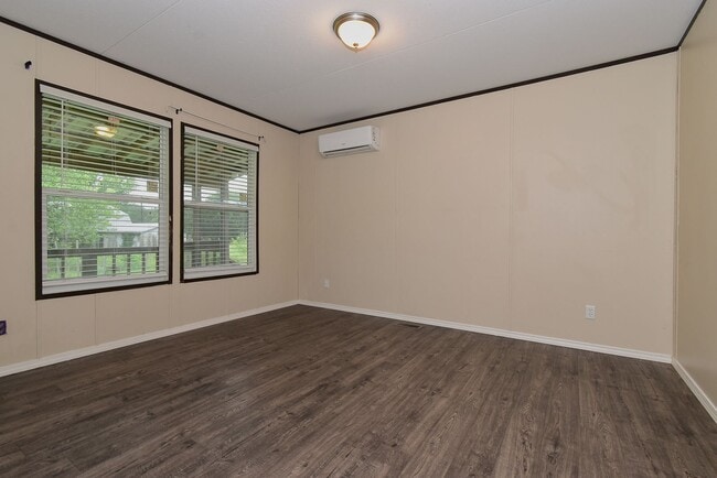 Building Photo - 550 Quail Run Cir