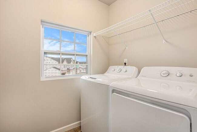 Building Photo - 3517 E Sedge Wren Dr