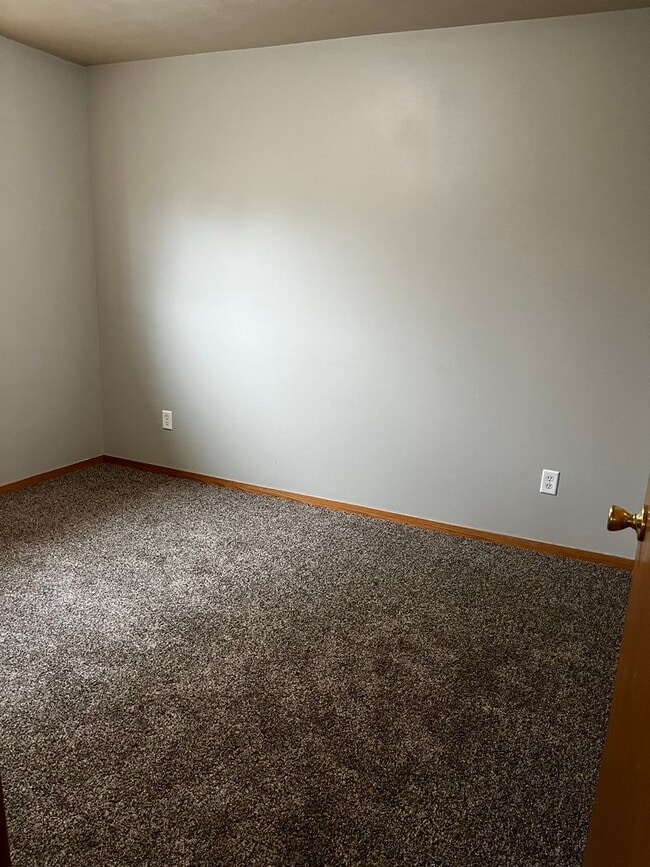 Building Photo - 5 Bed/2 Bath Rental Home on West Side!