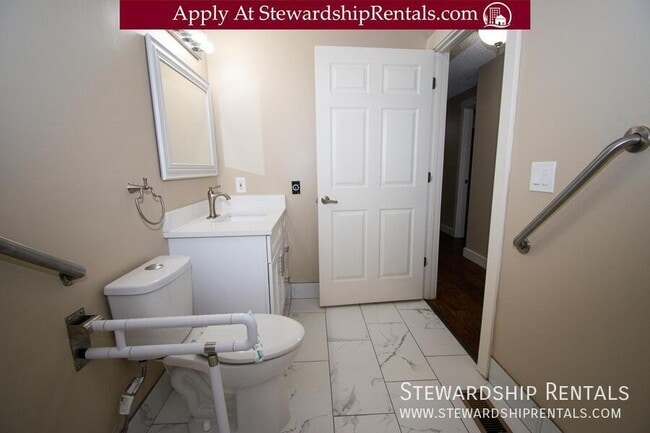 Building Photo - 5017 SE 45th Ave