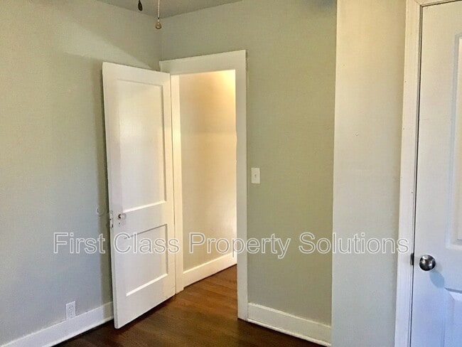 Building Photo - 3125 NW 14th St