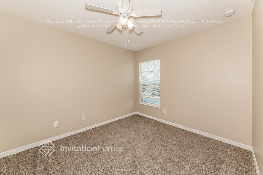 Building Photo - 10229 36th Ct E