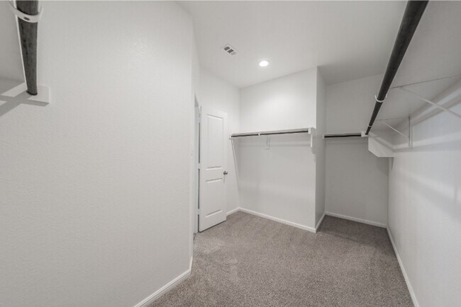 Building Photo - 8637 Centerboard Ln