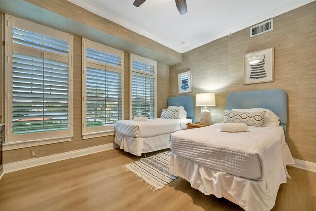 Building Photo - 6406 Gulf Dr