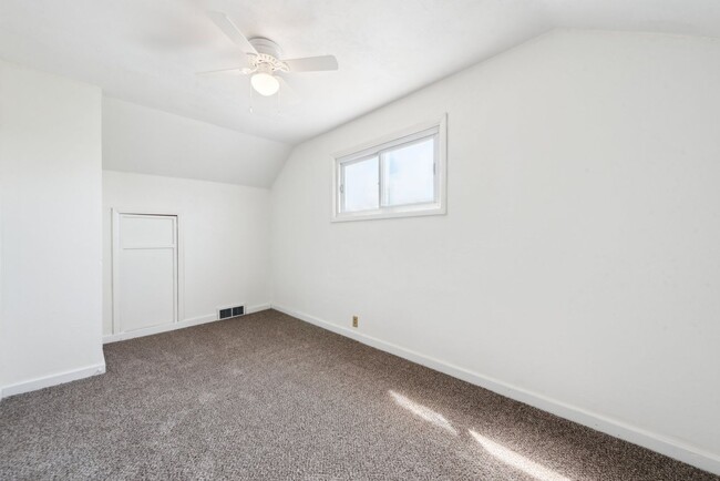 Building Photo - Beautiful 3 bedroom home in Jeannette avai...