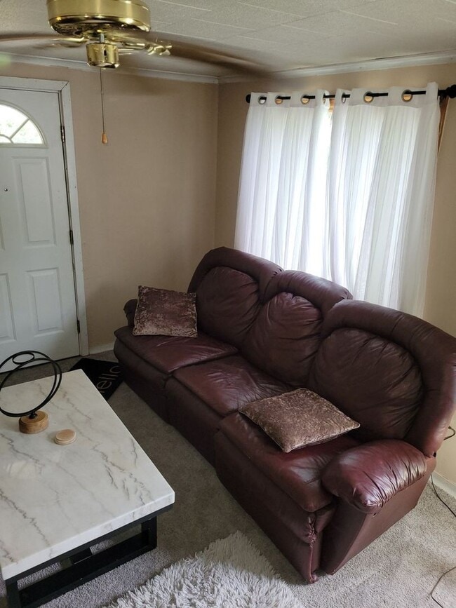 Building Photo - Charming 3BR House in Clairton
