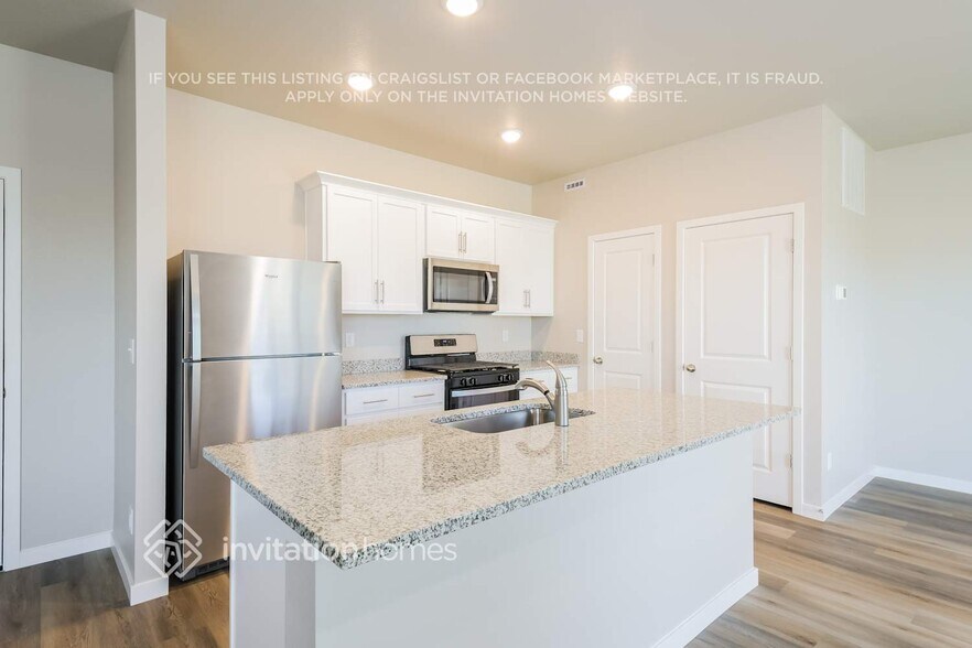 Building Photo - 7307 Dolores Ave